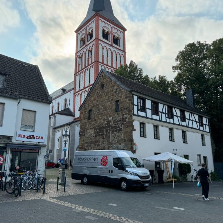 TRANSPORTARE Transporter vor der Schatzkammer St. Servatius Siegburg Miete einen Transporter mit Fahrer Fahrerin Siegburg Bonn Köln Rhein Sieg