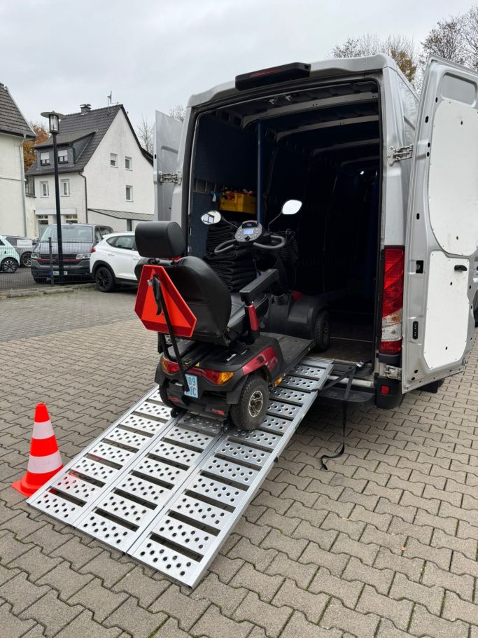 TRANSPORTARE Transporter Miete einen Transporter mit Fahrer Fahrerin Siegburg Bonn Köln Rhein Sieg